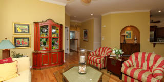 ** THE VINEYARDS SEASONAL ** 2 BED PLUS A DEN\2 BATH 2ND FLOOR COACH HOME READY FOR YOU ** VACATION READY HOME ** Gallery 38