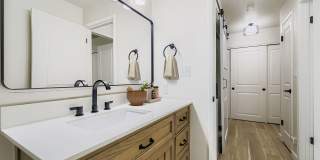 Beautifully Renovated 1 & 2 Bedroom Apartments in Lynnwood! Gallery 20