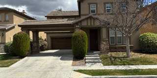 Spacious 3-Bed Lakeview Home with Loft & Community Amenities Gallery 1