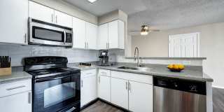 Summit Riverside Apartments Gallery 6