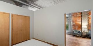 521 S 7th Street Gallery 13