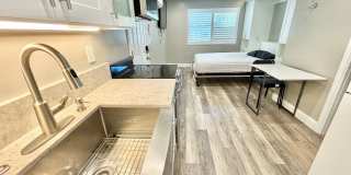 Fully Furnished Studio Near Nugget Gallery 6