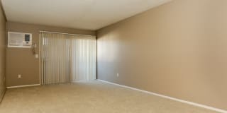 Cross Roads Apartments Gallery 14