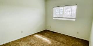 Townhome -2 bed 2.5 bath + bonus area Gallery 23