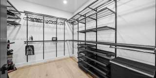 550 NW 42nd St Gallery 16