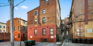18 E MADISON Street Gallery 36