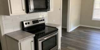 Newly Renovated 2 Bedroom 1 Bath Gallery 7