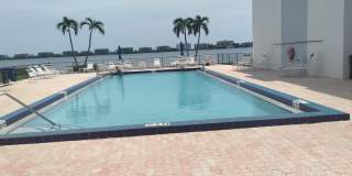 1516 S Lakeside Drive Gallery 1