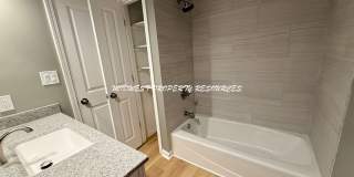 Large Updated 3 Bedroom/2 Bath Duplex in Lee's Summit Large Updated 3 Bedroom/2 Bath Duplex in Lee's Summit Gallery 11