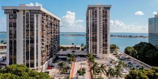 1925 Brickell Ave Gallery 37