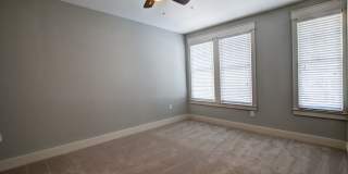 525 East Apartments Gallery 36