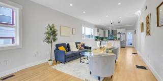 Wonderful House with Huge Deck in an Amazing Location Gallery 14