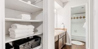 Lakeside Apartments Gallery 14