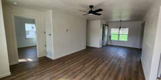 Beautifully Remodeled 3 Bed / 2 Bath Home with Large Backyard Gallery 10