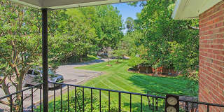 1 bedroom Condo in Cotswold Gallery 16