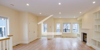 Brand New 3,500 Sq. Ft. Luxury Townhouse in Oak Square w Built In Garage! 1st & Security Only, Laundry In Unit Gallery 8