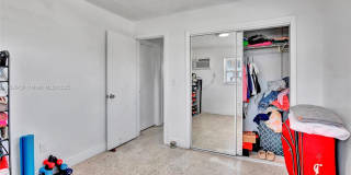 458 SW 9th St Gallery 14