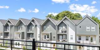 Three-story townhome offers a spacious layout with 3 BR and 3.5 bathroom in Nashville Gallery 17