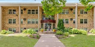 Burgundy & Hillsboro Apartments Gallery 4