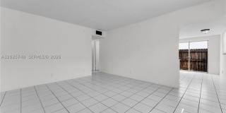 321 SW 1st Ct Gallery 22
