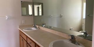 Available Now!!!. Huge 4 bedroom/Greenbriar Area. Gallery 19