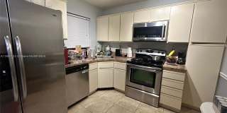 2527 NW 49th Ter Gallery 1