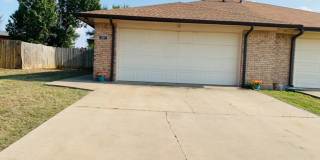 2707 NE Euclid - FULLY FURNISHED Gallery 1