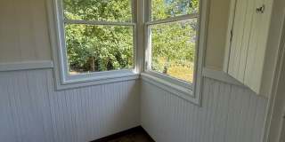 2 Bedroom, 1 Bathroom Cottage in the heart of Bellingham! Gallery 12