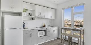 Koz at the Dome Gallery 8