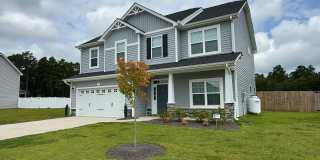 Stunning 4 Bed Home with Fenced Backyard Gallery 1