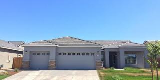 4 bedroom, 2 bath house with a bonus room Gallery 1