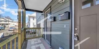 HIge 5 bed steps from Tufts Gallery 38