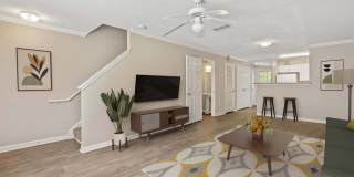 Alexander Crossing Apartments & Townhomes Gallery 3