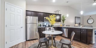 Redwood Bellevue South 25th Street Gallery 3