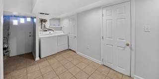 1932 SUMMIT Place NE Gallery 20