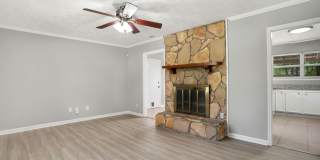 3 bedroom 2 bath home in Village Green Gallery 5