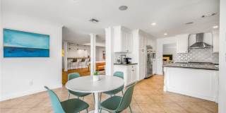 1800 Glenwood Lane Gallery 21