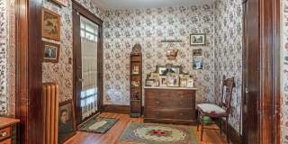 1066 Pleasant St Gallery 4