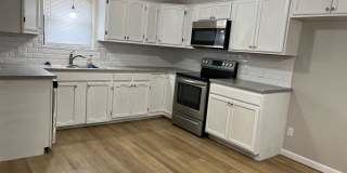 Coming Soon! West side home with 3 Beds/1.5 Baths & 2 car garage! Gallery 4