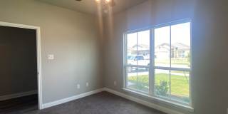 4 BEDROOM,  3 BATH Gallery 16