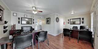 Colonial Gallery 9