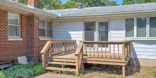 3 bedroom, 2 bath Ranch -AVAILABLE AUGUST Gallery 24