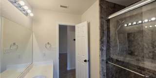 5705 Mandalay Gallery 34