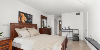 1170 NE 191st St Gallery 12