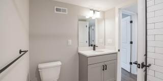 2410 CLIFFORD STREET Gallery 17