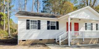 Charming 2BR Duplex with Spacious Yard in Springfield Gallery 1