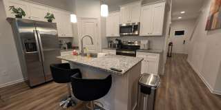 Room in 3 Bedroom Home at Sullins Rd Gallery 9