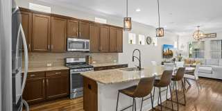 207 S MOODY Avenue Gallery 14