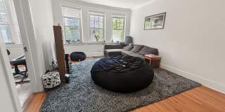 Bright and Sunny Updated 3-bed/1-bath near Loyola Gallery 8
