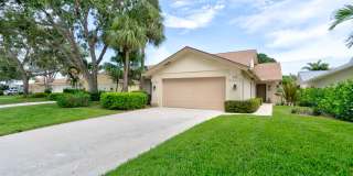 Luxurious 3 Bedroom Oasis with Pool and Beach Access AVAILABLE NOW! Gallery 1